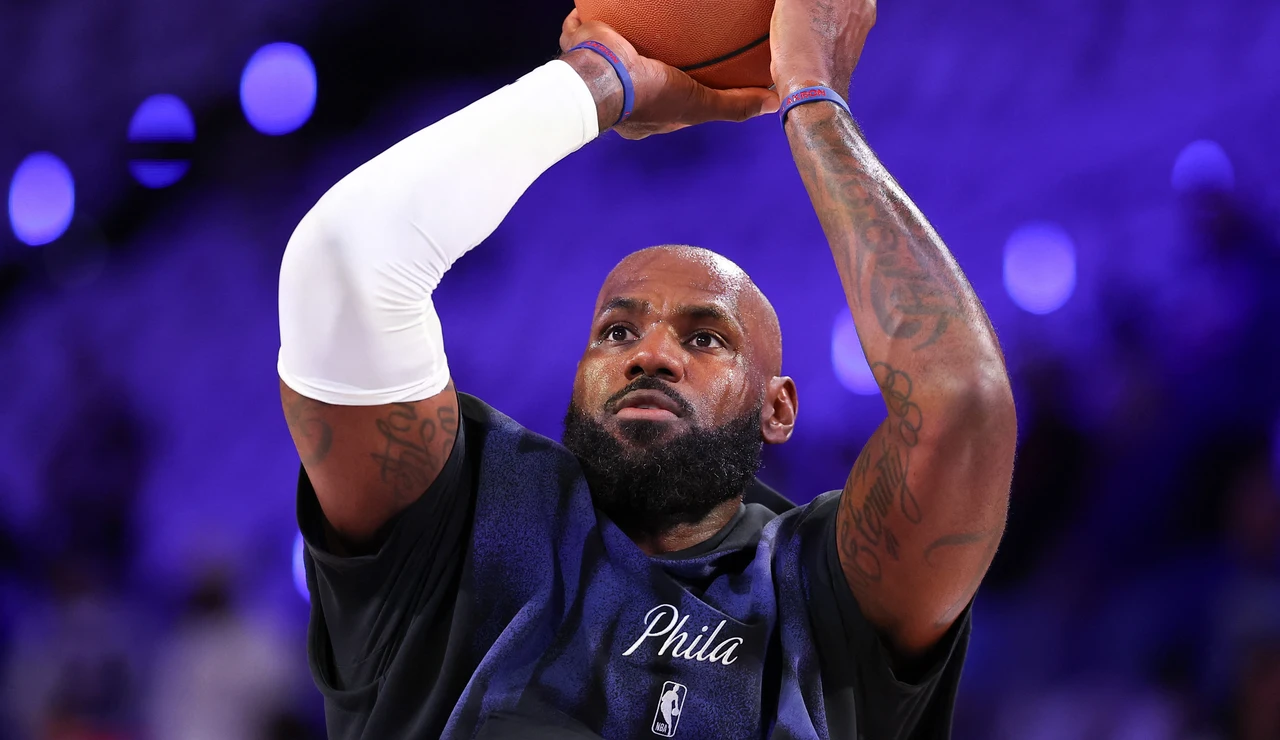 LeBron James, calentando con los Cleveland Cavaliers