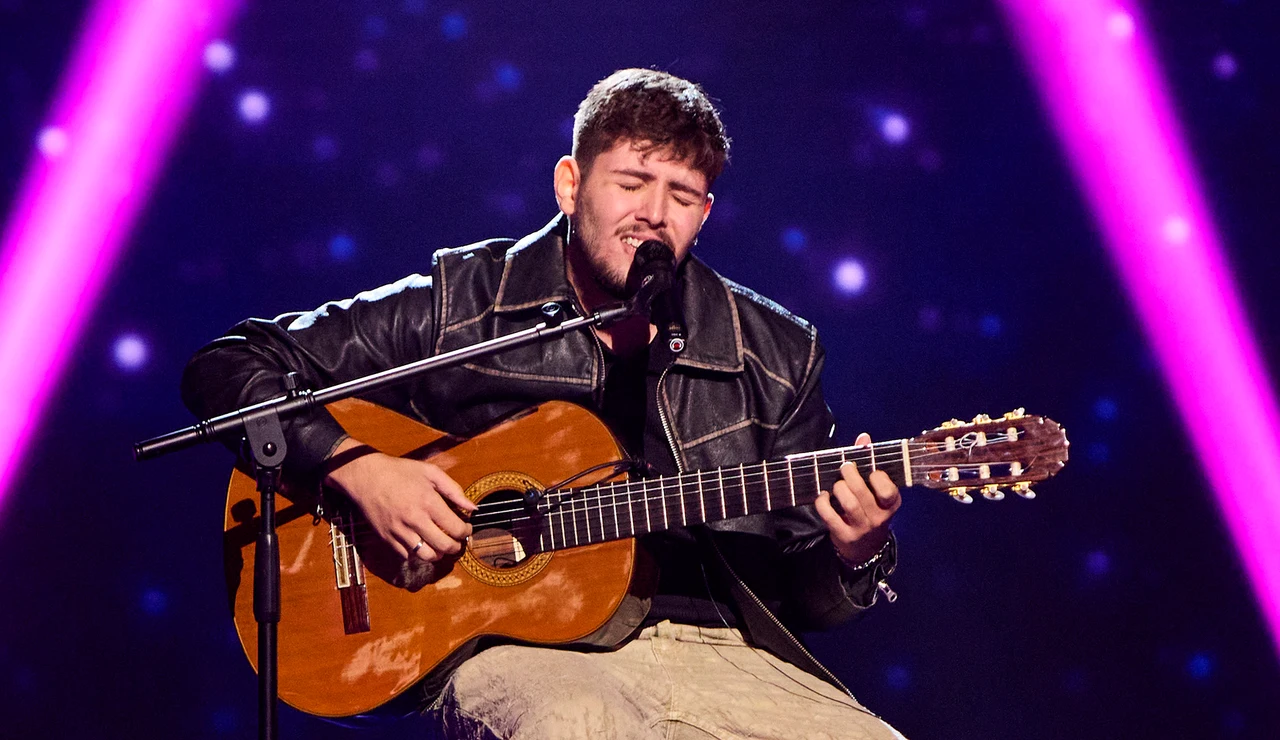 Sergio brilla en La Voz con 'Siempre es de noche' de Alejandro Sanz