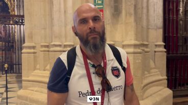 La Catedral de Sevilla abre su historia al tacto para acercar su patrimonio a las personas con discapacidad visual