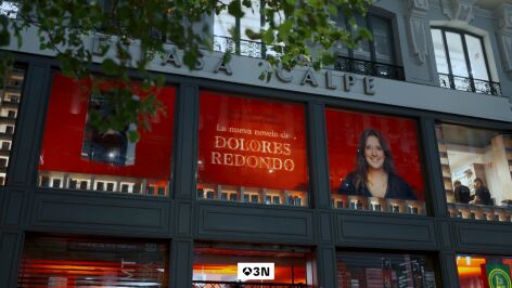 Dolores Redondo presenta su nueva novela: "Creo que el lugar perfecto para buscar la identidad est&aacute; en los libros"