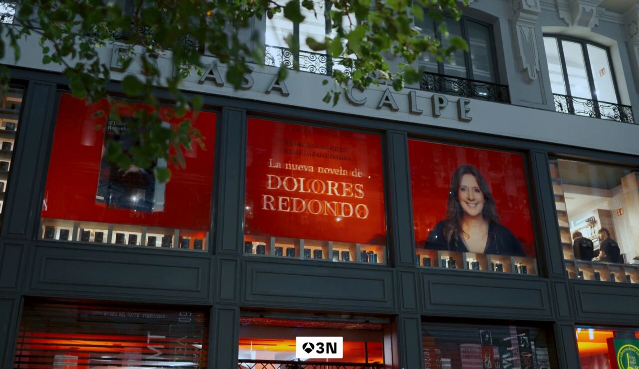 Dolores Redondo presenta su nueva novela: "Creo que el lugar perfecto para buscar la identidad est&aacute; en los libros"