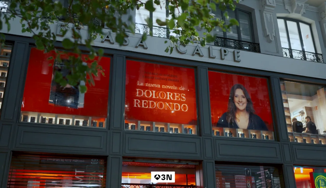 Dolores Redondo presenta su nueva novela: "Creo que el lugar perfecto para buscar la identidad está en los libros"