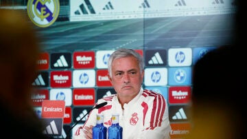 Jos&eacute; Mourinho en rueda de prensa antes del Cl&aacute;sico