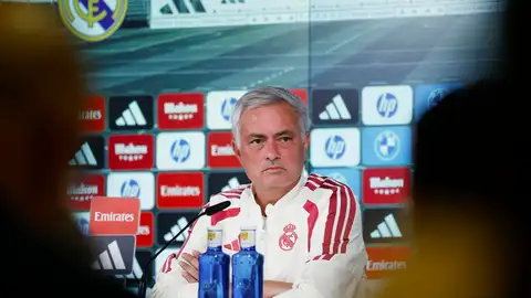 José Mourinho en rueda de prensa antes del Clásico José Mourinho en rueda de prensa antes del Clásico