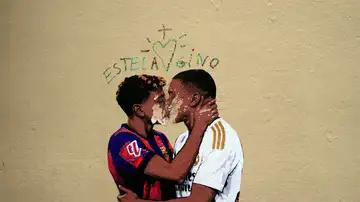 El beso de Lamine Yamal y Mbappé, el nuevo mural de TvBoy antes del Clásico El beso de Lamine Yamal y Mbappé, el nuevo mural de TvBoy antes del Clásico