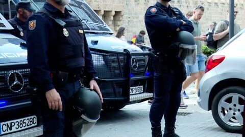 Agentes policiales