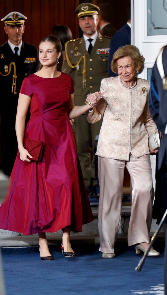 La princesa Leonor y la reina Sofía en los Premios Princesa de Asturias 2026