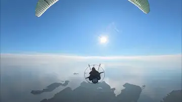 Nico Aubert cruza los Pirineos en solitario en su paramotor: 773 km en cinco días Nico Aubert cruza los Pirineos en solitario en su paramotor: 773 km en cinco días