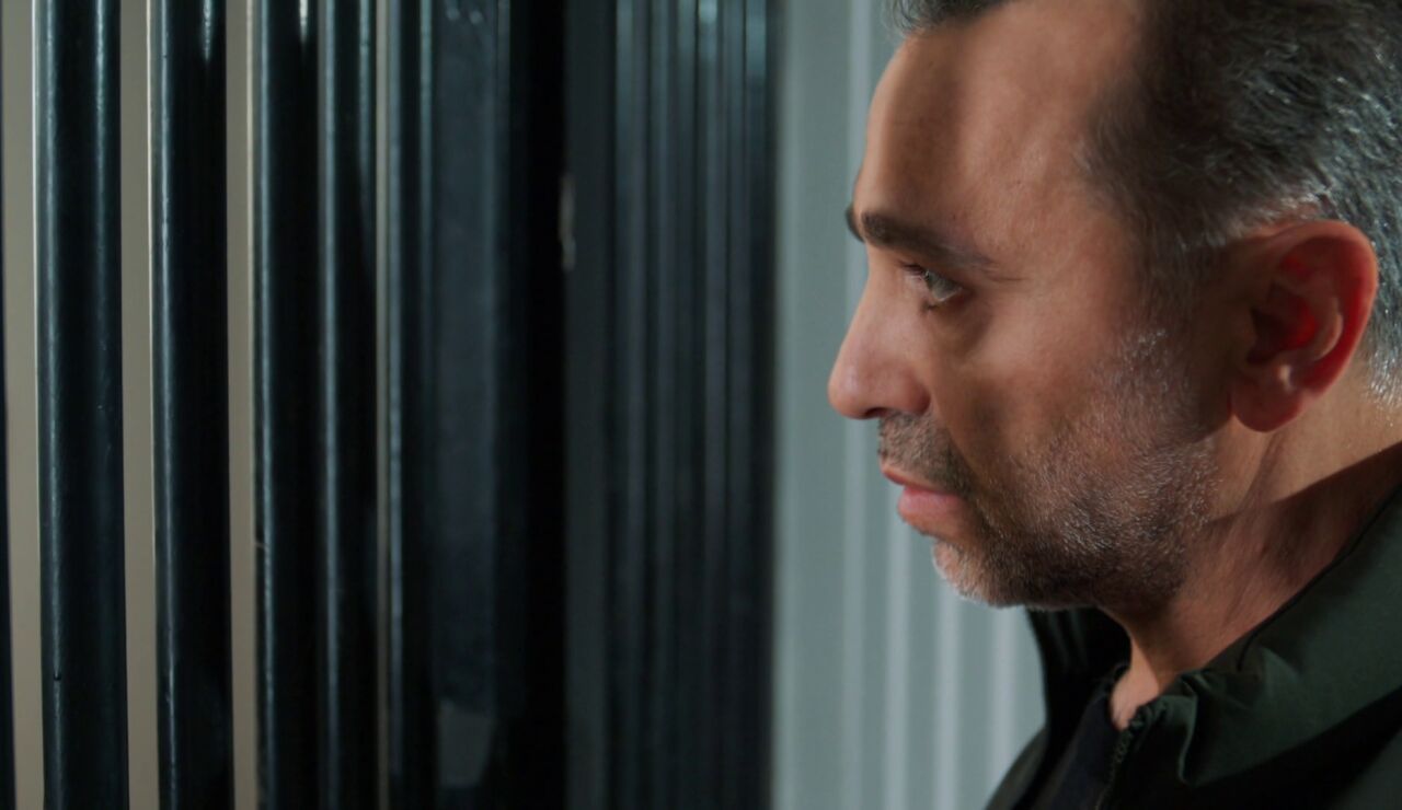Cihan se entrega por Serhat y acaba en el calabozo: &iquest;protege a su hermano o tiene un plan oculto?