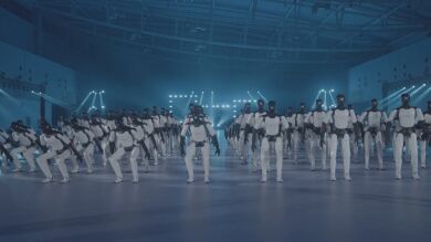 VÍDEO: 110 robots consiguen un récord Guinness con una coreografía perfectamente coordinada en China