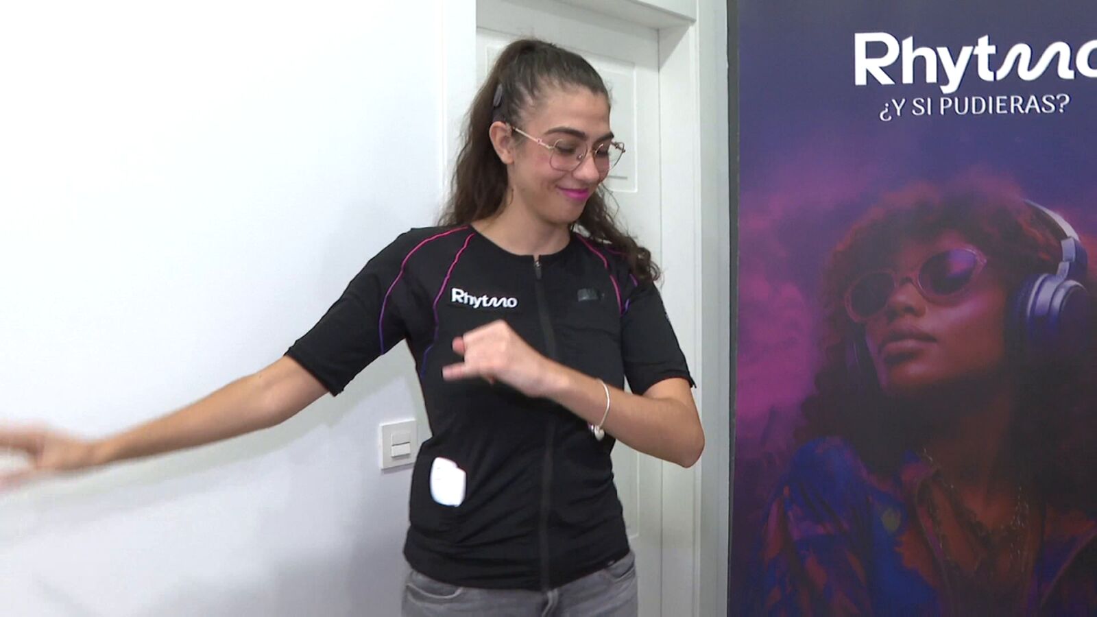 Camisetas para sentir la música a través de pulsos eléctricos: la tecnología que acerca la música a las personas con discapacidad sensorial 