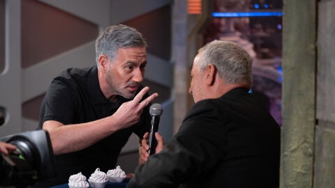 Jos&eacute; Mourinho se pica con Jorge Salvador: Carlos Latre siembra la pol&eacute;mica en El Hormiguero