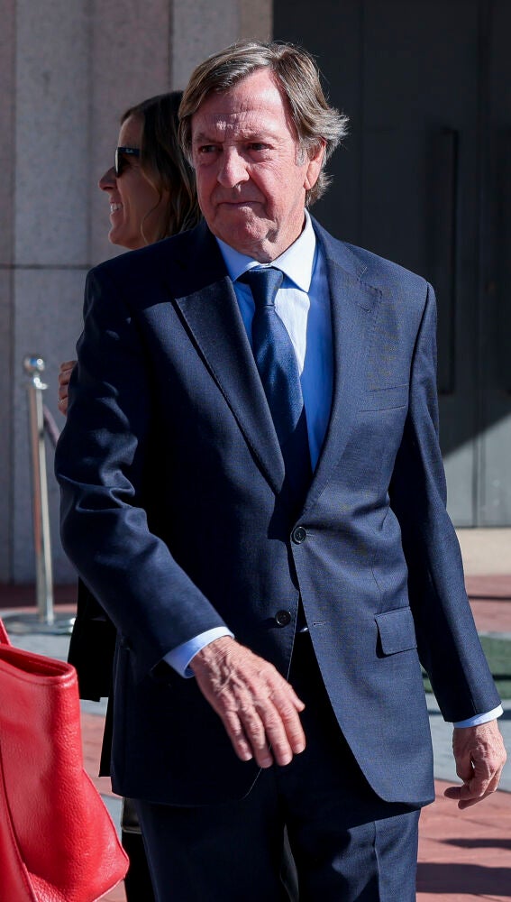 Curro Vázquez en el funeral de su hermano Antonio