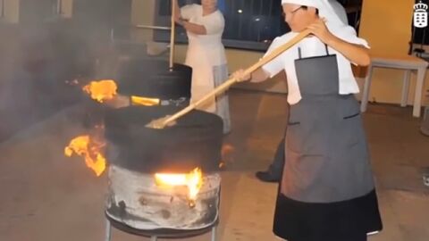 Los finaos se sirven a la mesa: Hecansa recupera la tradici&oacute;n canaria entre fogones