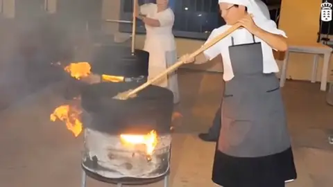 Los finaos se sirven a la mesa: Hecansa recupera la tradición canaria entre fogones Los finaos se sirven a la mesa: Hecansa recupera la tradición canaria entre fogones