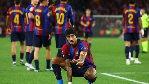 Raphinha celebra uno de sus goles ante el Alav&eacute;s