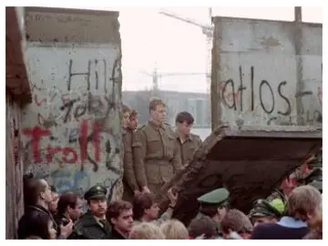 La ciudad de Berlín, en el XX aniversario de la caída del Muro La ciudad de Berlín, en el XX aniversario de la caída del Muro