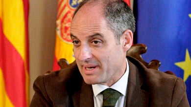 El Fiscal Anticorrupción pide 41.250 euros de multa a Camps por presunto delito de cohecho