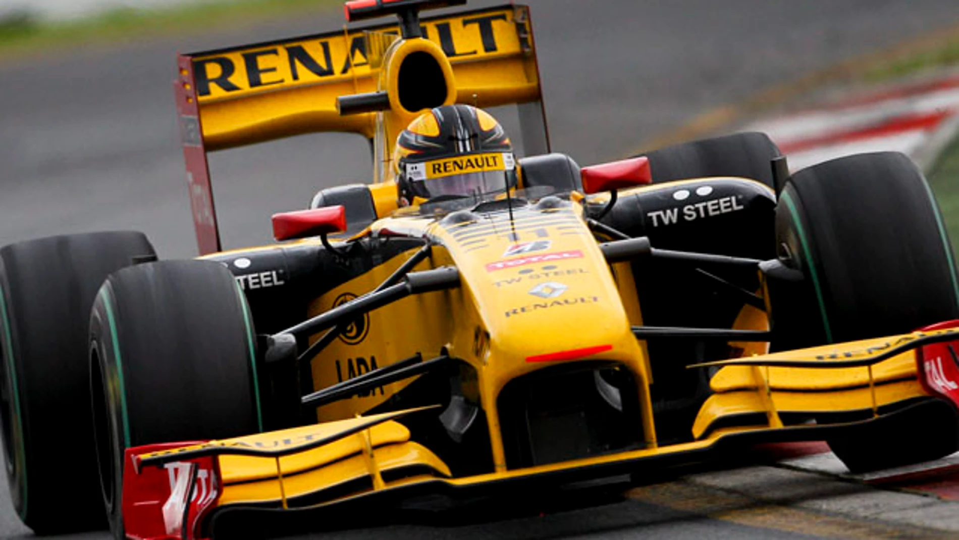 Kubica devuelve al podio a Renault