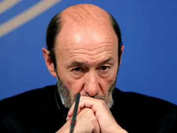 Rubalcaba arremete contra el PP Rubalcaba arremete contra el PP