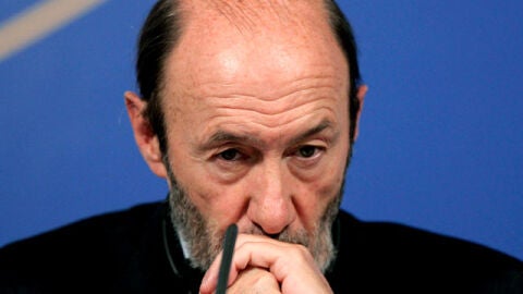 Rubalcaba arremete contra el PP