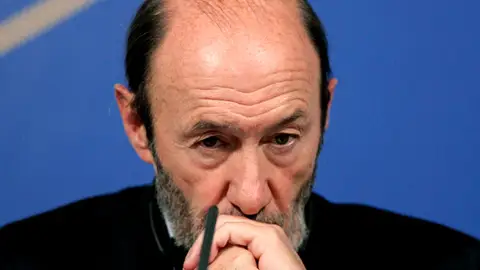 Rubalcaba arremete contra el PP Rubalcaba arremete contra el PP
