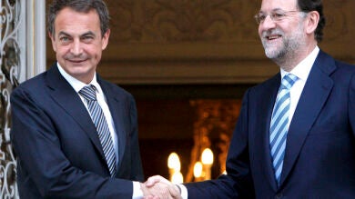 Zapatero y Rajoy hablaron de la necesidad de cumplir con el objetivo de déficit