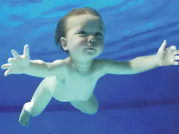 Niños bajo el agua Niños bajo el agua