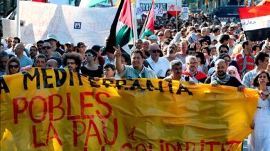 Miles de personas salen a las calles de Barcelona en protesta por el ataque israelí