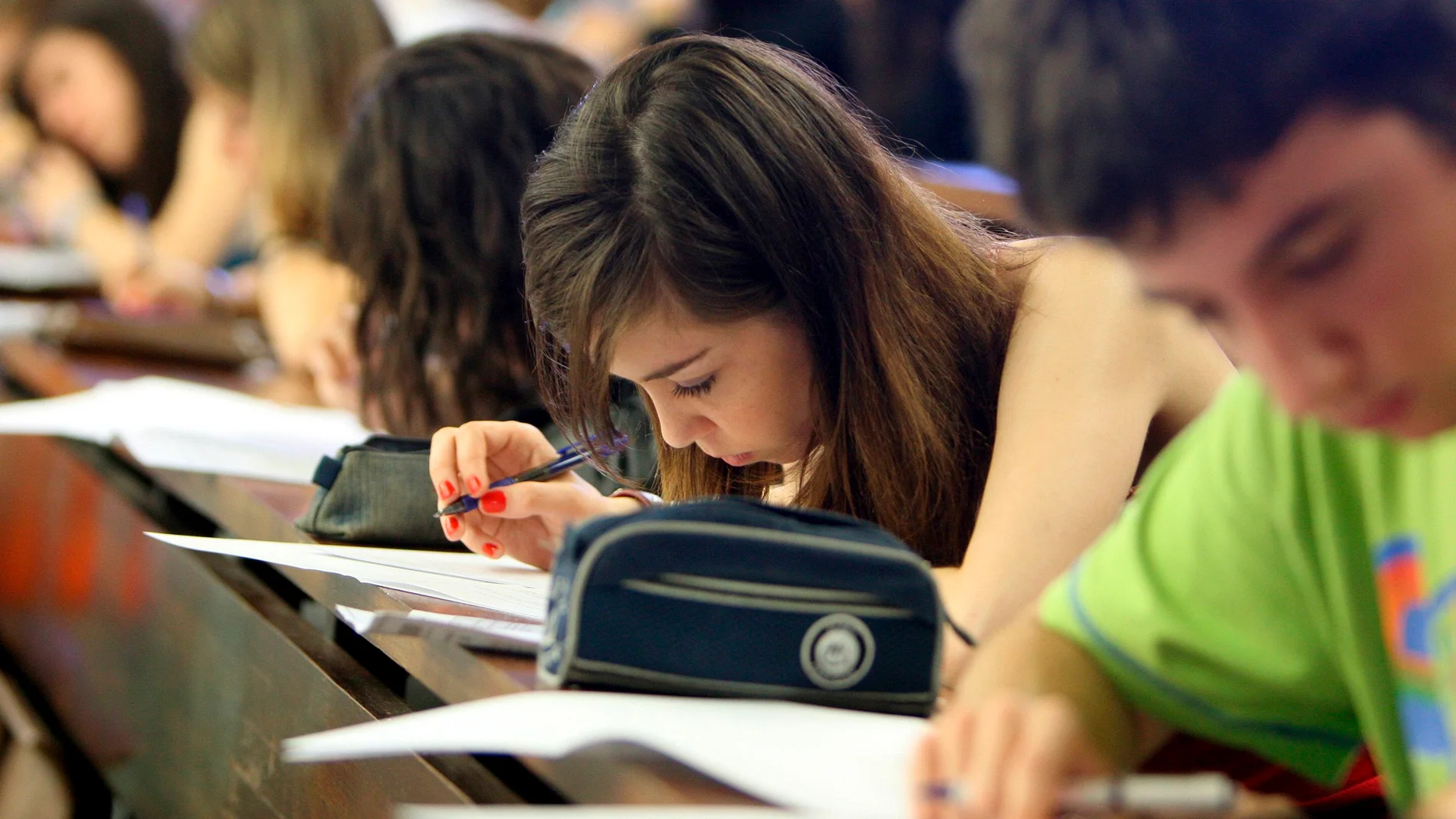 Alumnos en un examen de Selectividad Alumnos en un examen de Selectividad
