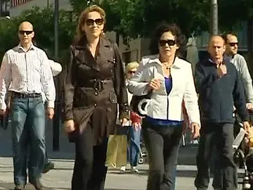 Gente por una calle de Pamplona Gente por una calle de Pamplona