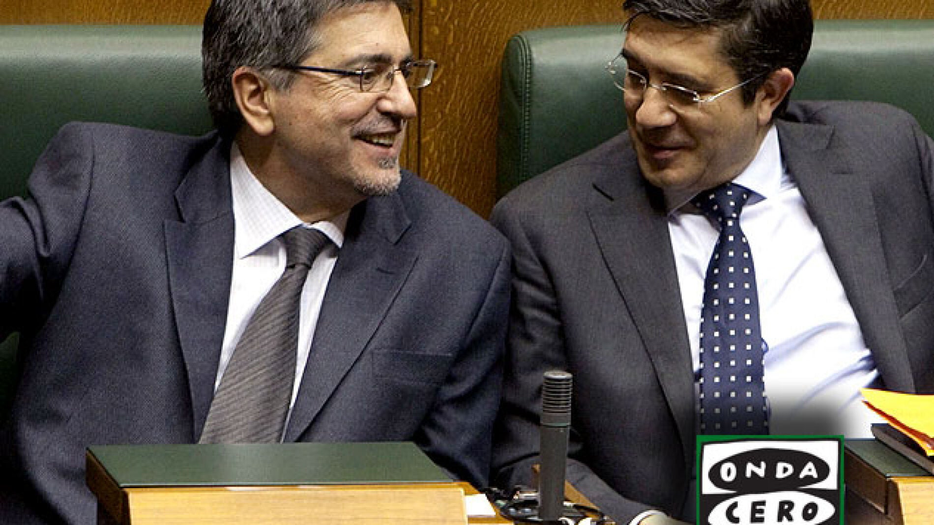 Jes&uacute;s Eguiguren con Patxi L&oacute;pez en la c&aacute;mara vasca