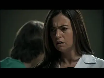 Lucía recibe un disparo Lucía recibe un disparo