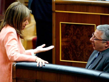 Ana Mato y José Blanco en el Congreso