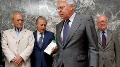 Felipe González se rebela contra la imposición de la edad de la jubilación