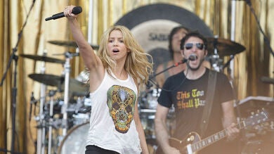 El 2010 se despide con las actuaciones estelares de Muse, Lady Gaga y Shakira