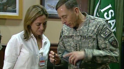 Chac&oacute;n con Petraeus