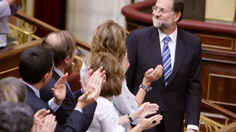 Rajoy, aplaudido en el Congreso Rajoy, aplaudido en el Congreso