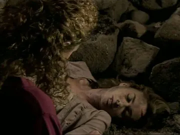 Alicia descubre que Amelia ha sido asesinada Alicia descubre que Amelia ha sido asesinada
