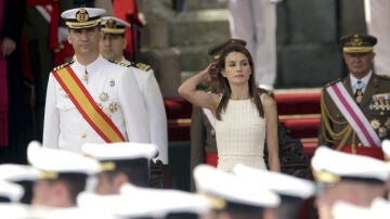 Los príncipes de Asturias presiden la entrega de los Reales Despachos de la Escuela Naval Militar
