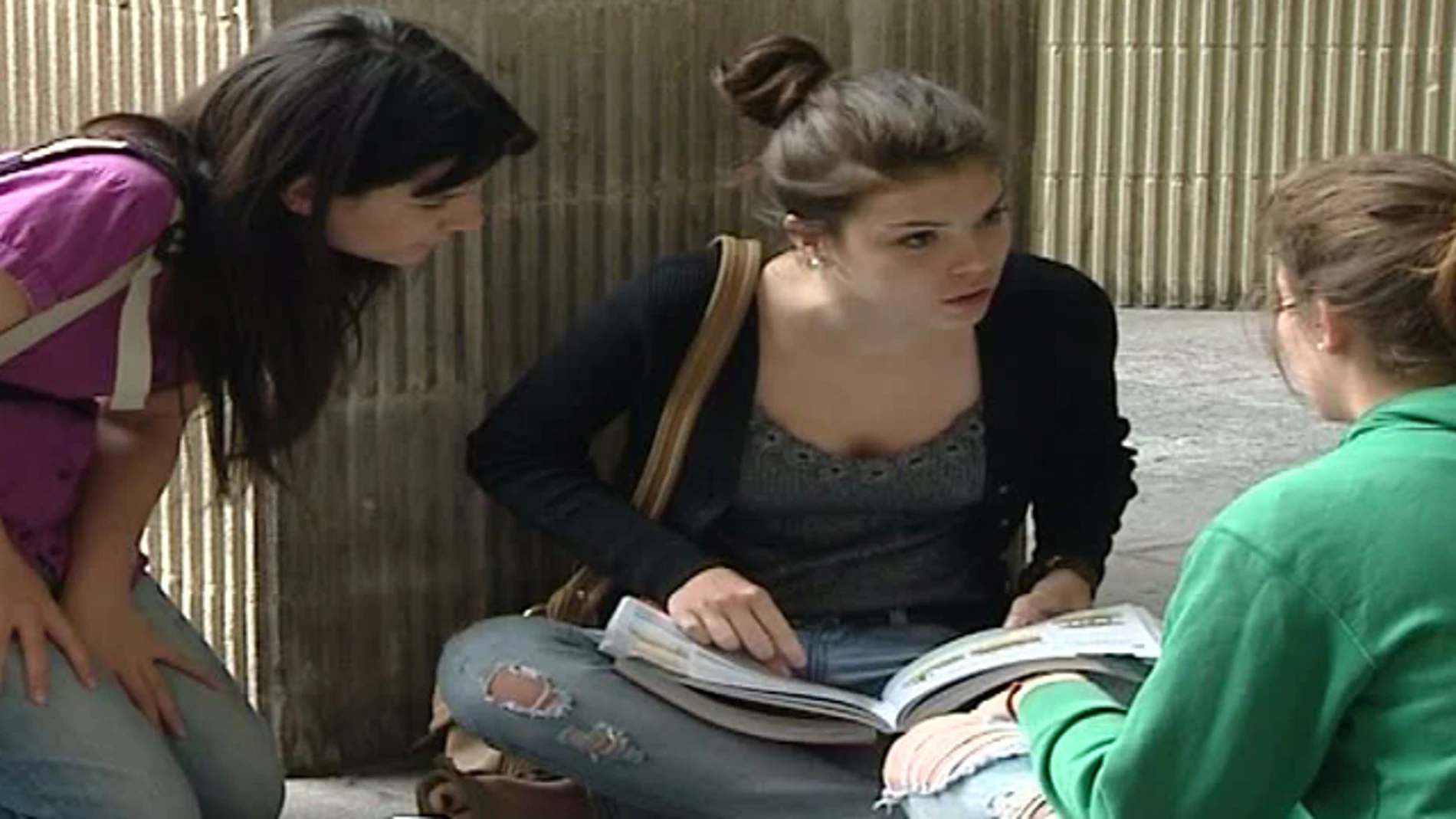 El 40% de los jóvenes tarda un año en encontrar trabajo El 40% de los jóvenes tarda un año en encontrar trabajo