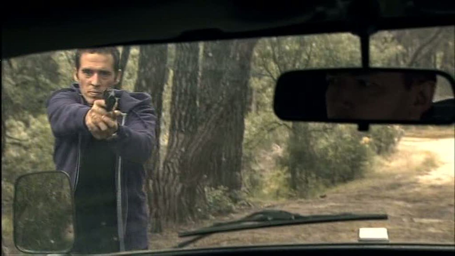 Hugo consigue escapar