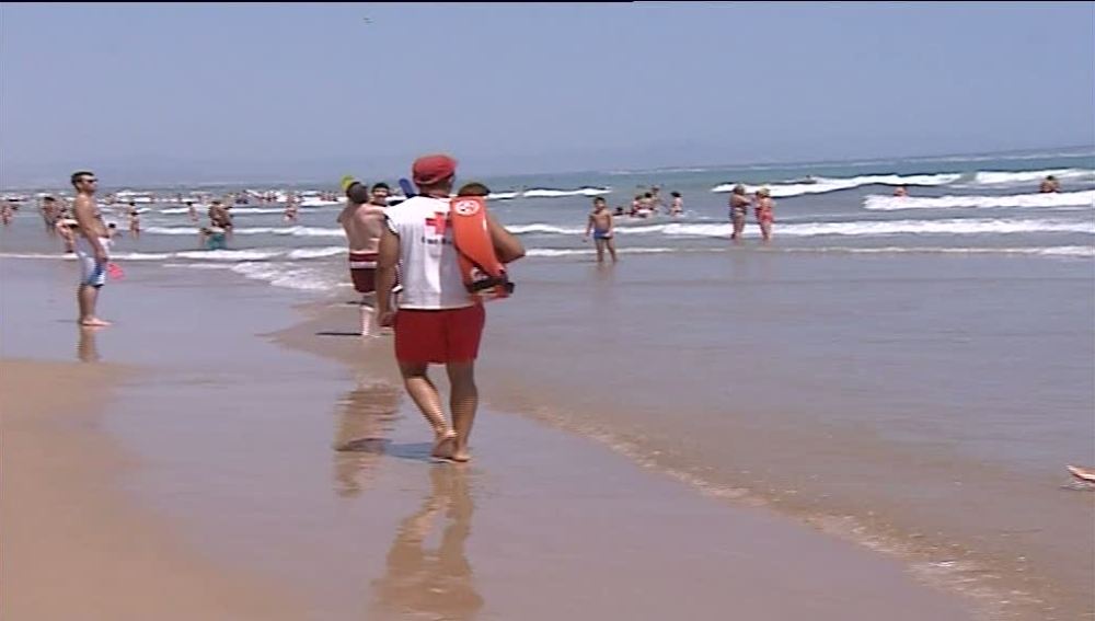 Vigilante en una playa