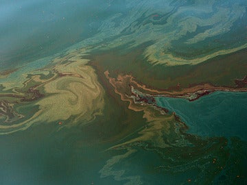 Imagen aérea de la mancha de petróleo en el Golfo de México