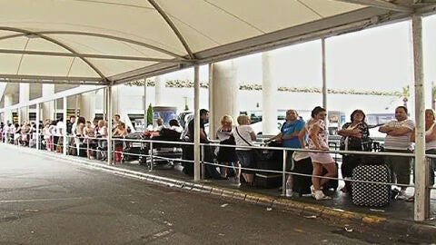 Colas ante la espera de taxis