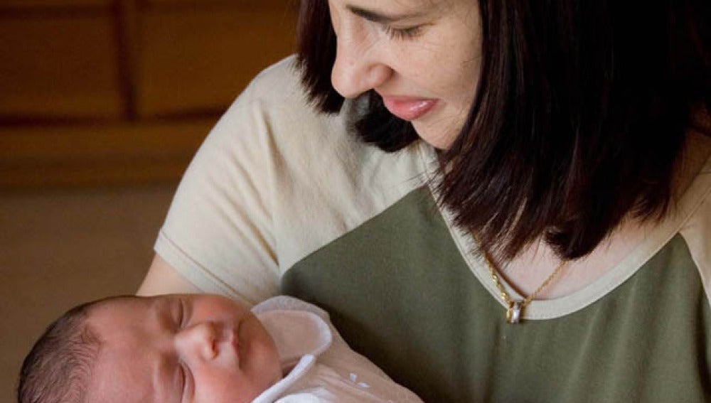 La madre con su hija recién nacida