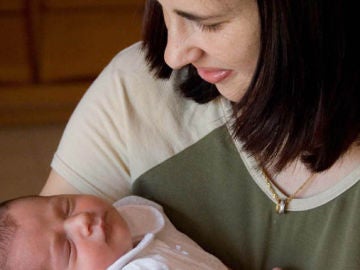 La madre con su hija recién nacida