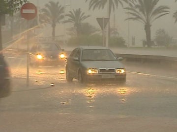 Caos en Valencia por las lluvias Caos en Valencia por las lluvias