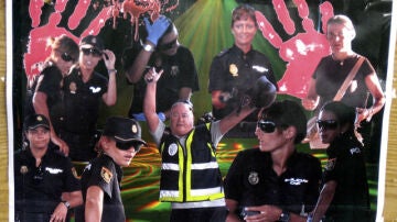 Fotomonaje de las policías en la frontera de Melilla