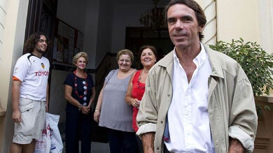 Aznar visita la frontera de Melilla